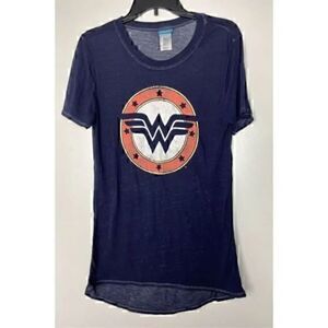 Vintage Blue Wonder Woman T-shirt size Medium